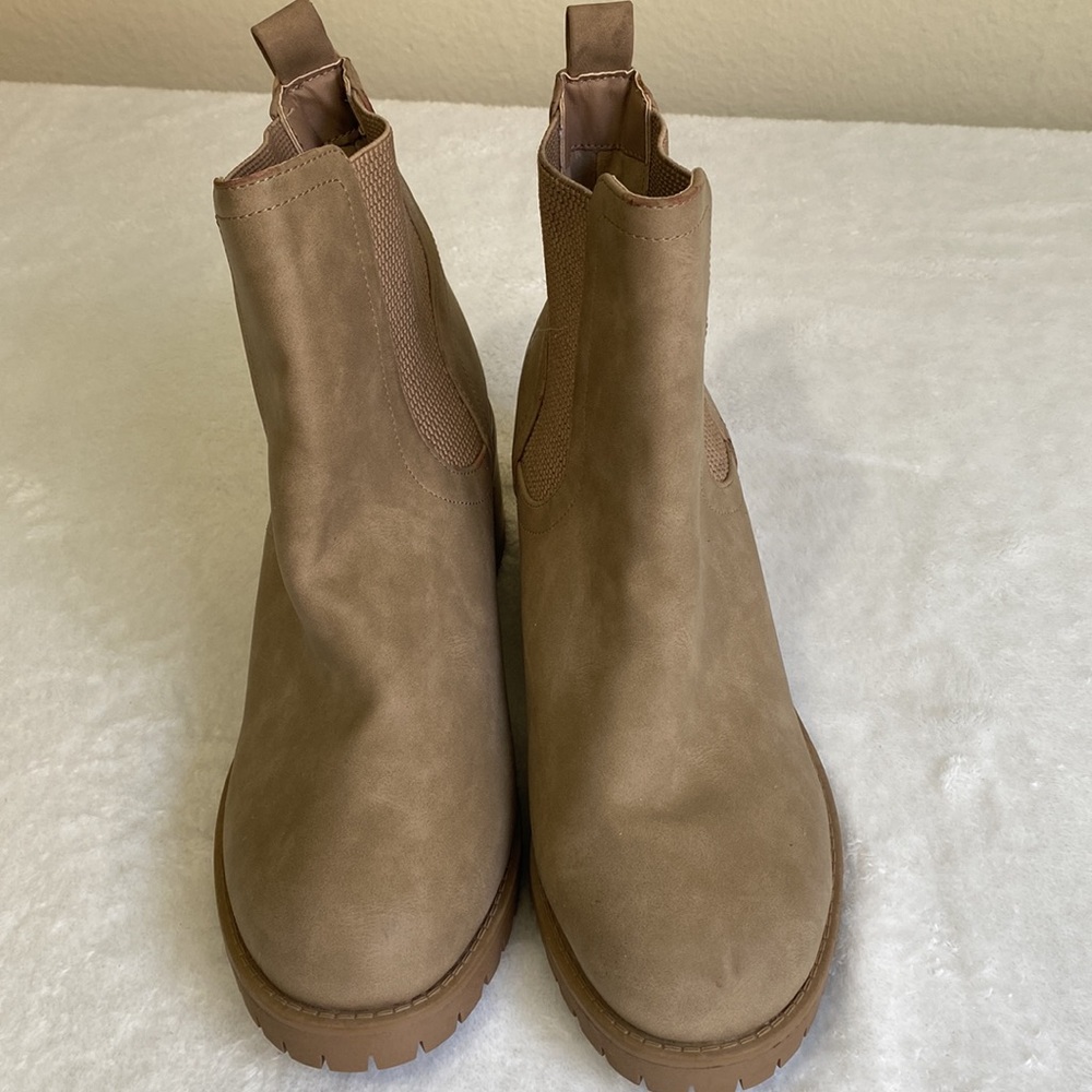 Mia Alejandro Boots Size 10 - Picture 6 of 16